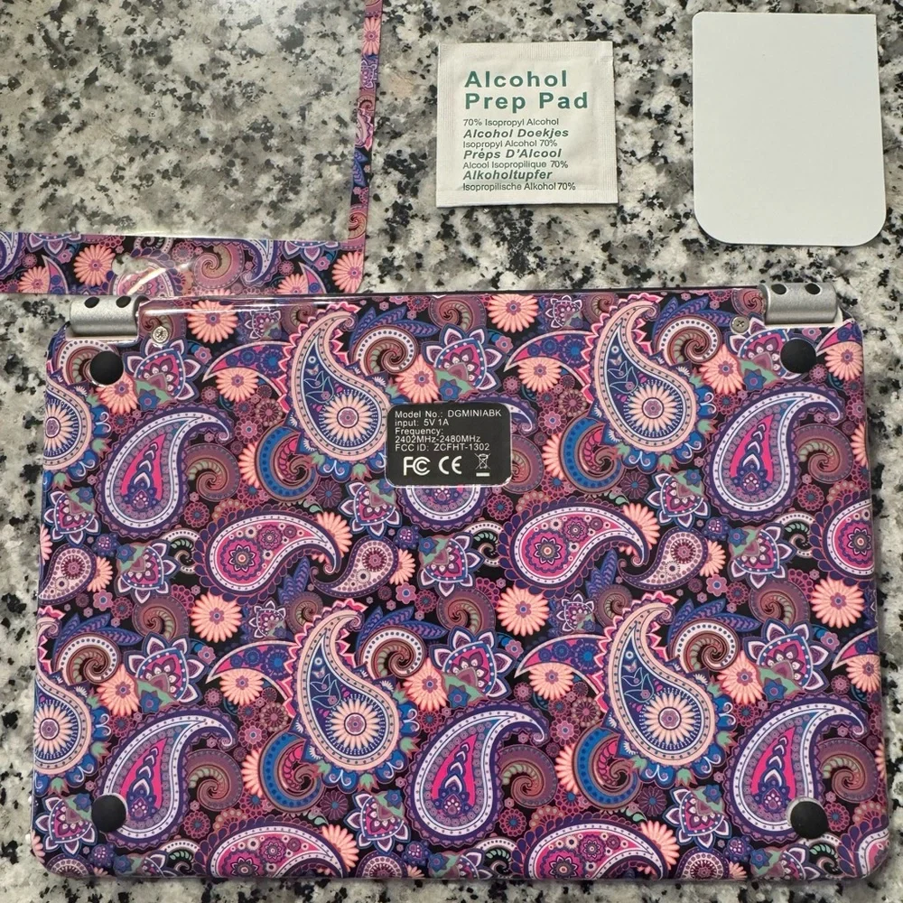 Neoprene tablet sleeve with iPad mini keyboard. Includes screen protector. NWT